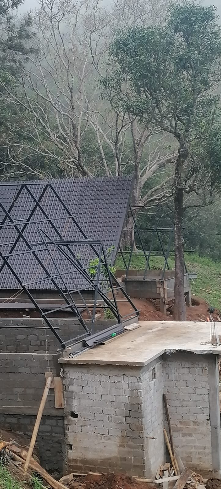 Roofing Gutter contractors price in gampaha