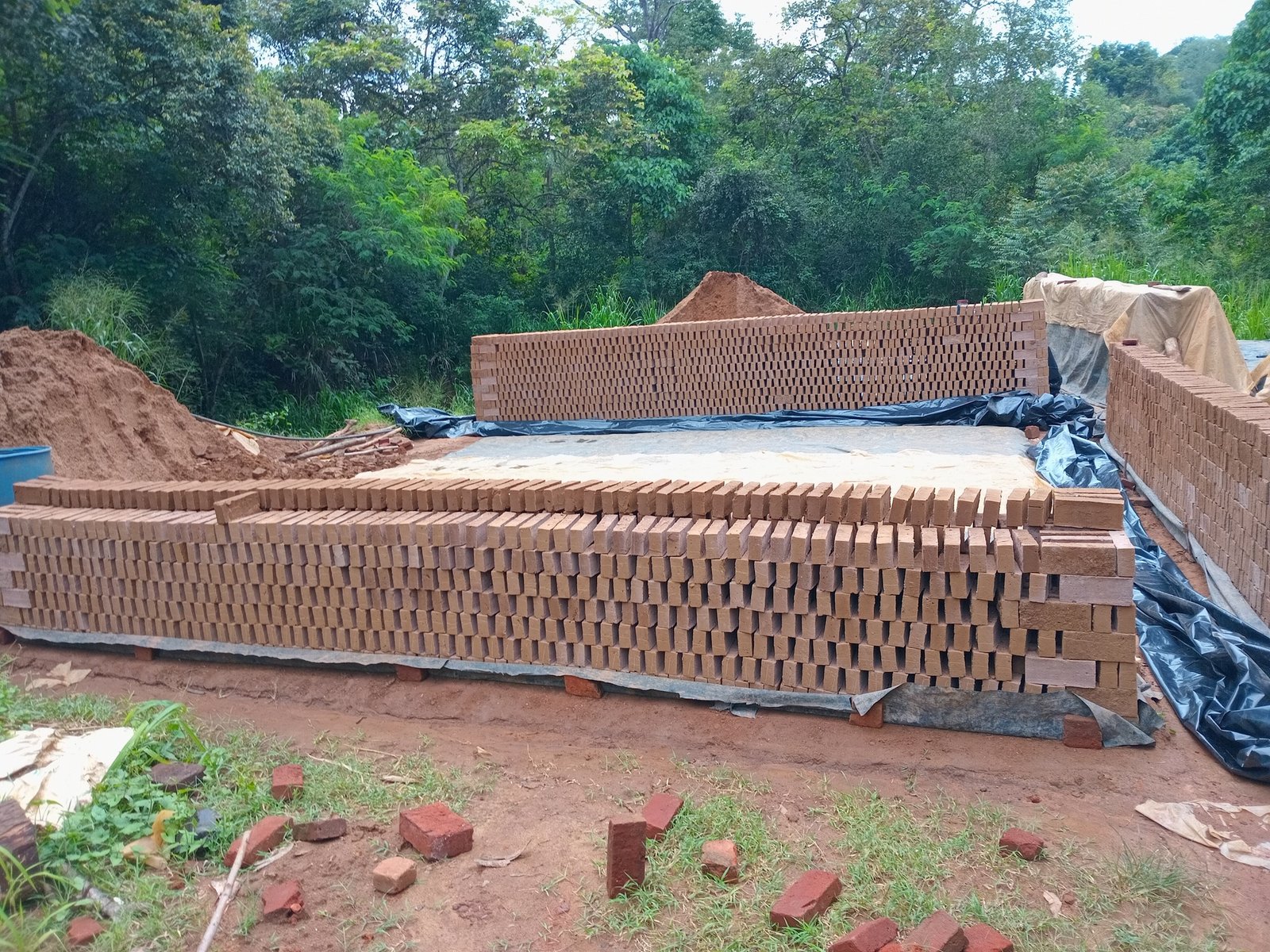Other image 202509/bricks-blocks-for-sale-in-katugastota-sri-lanka-wedabima-19a36a804d.jpg