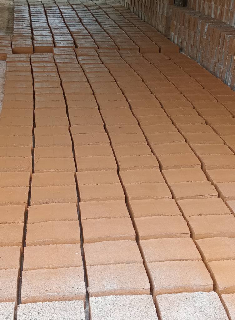 Other image 202509/bricks-blocks-for-sale-in-katugastota-sri-lanka-wedabima-8fb2b379db.jpg
