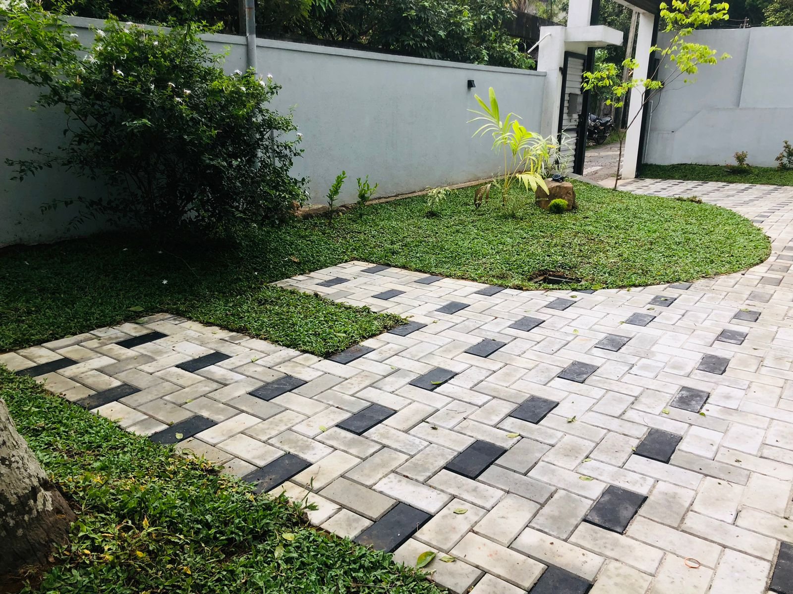 Other image 202509/decorative-landscaping-work-kottawa-sri-lanka-wedabima-c48c08c597.jpeg