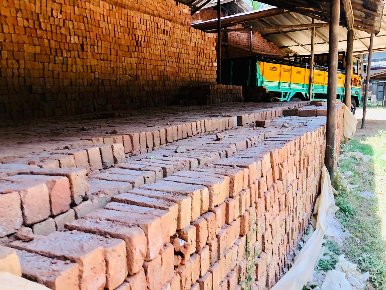 Other image 202510/engineering-bricks-small-sri-lanka-wedabima-297ac71aca.jpg