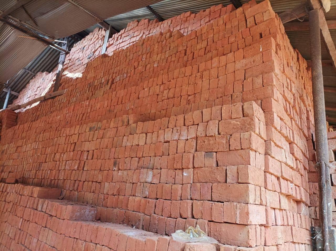 Other image 202510/engineering-bricks-small-sri-lanka-wedabima-cd3c9e6052.jpg