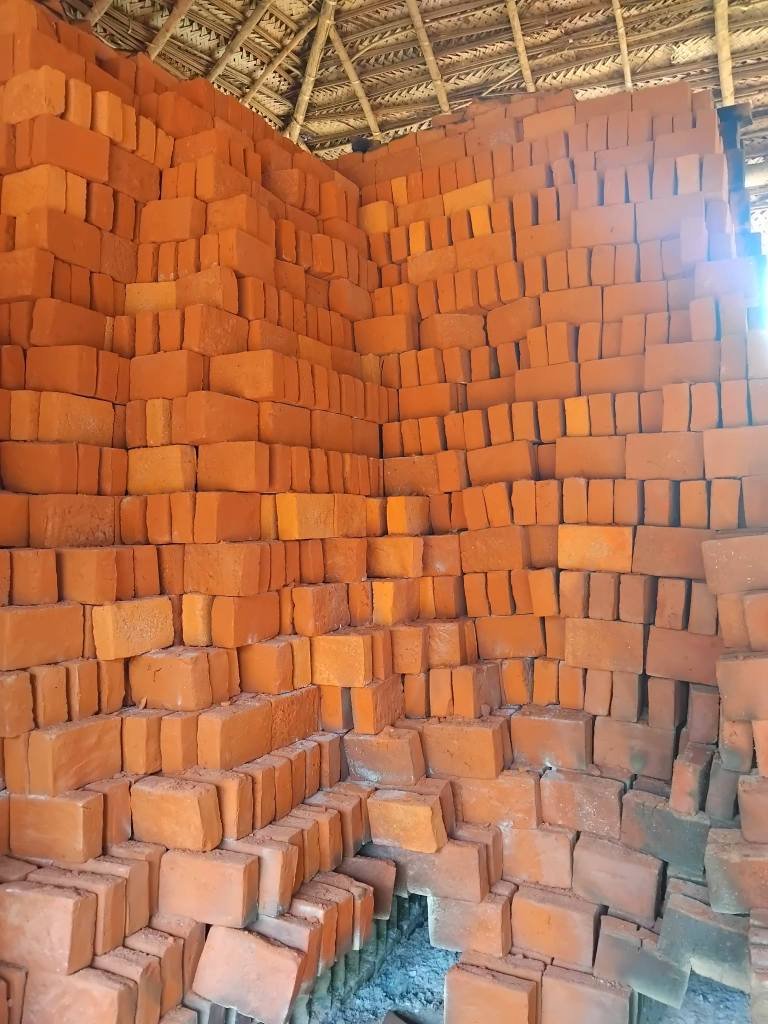 Other image 202510/engineering-bricks-wellawaya-sri-lanka-wedabima-64fb70d910.jpg