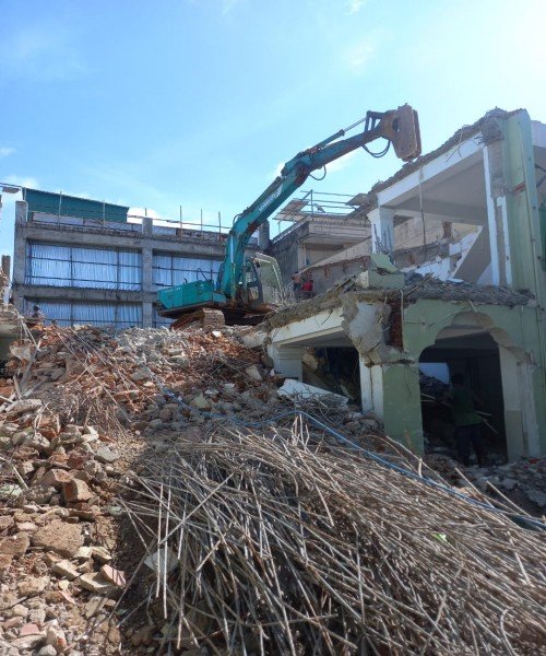 Other image 202511/building-demolition-work-in-sri-lanka-wedabima-2b41390e8f.jpg