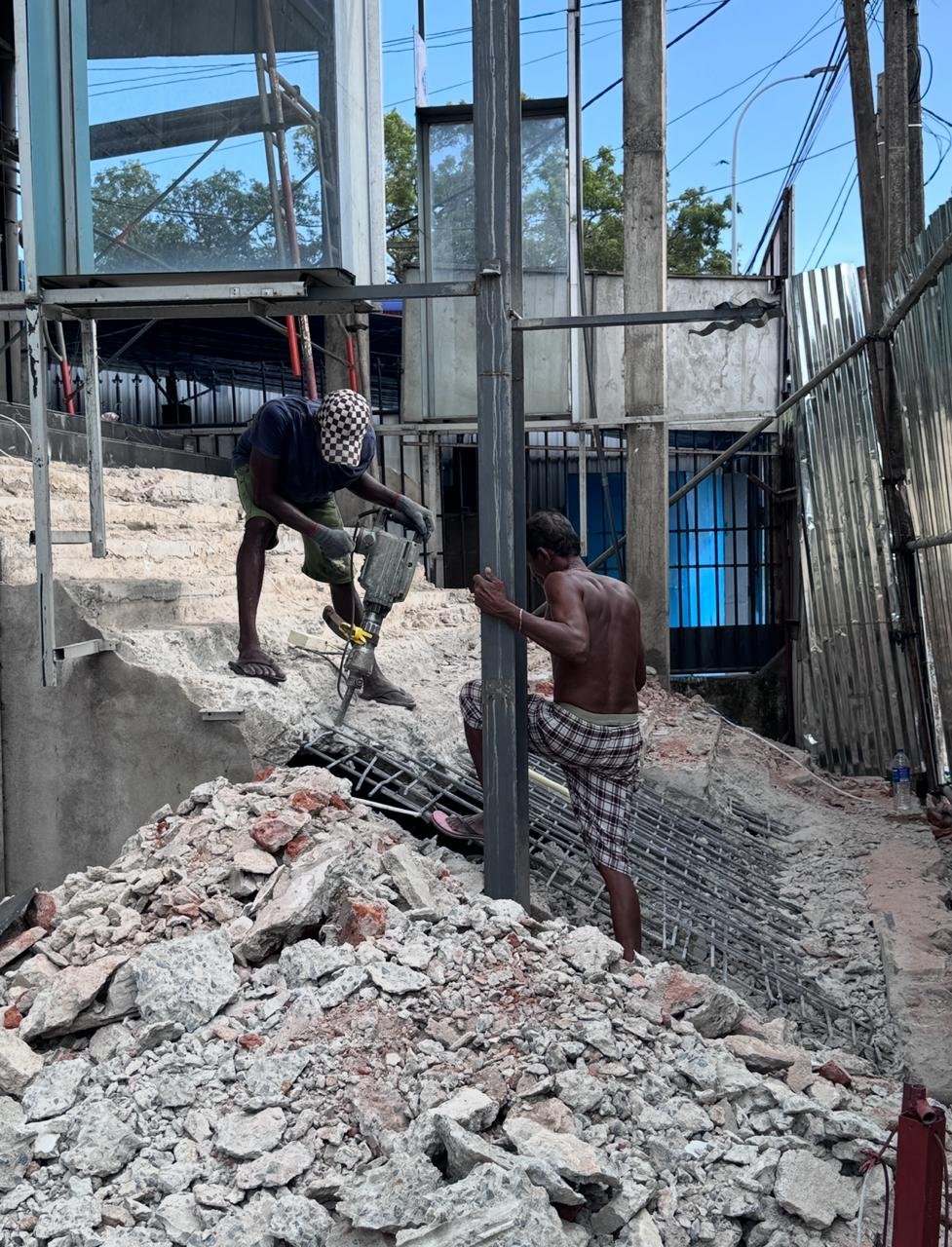 Other image 202511/building-demolition-work-in-sri-lanka-wedabima-e37d4340fe.jpeg