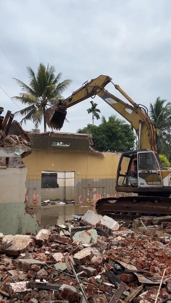 Other image 202511/land-clearing-and-demolition-price-colombo-ragama-wedabima-68c7d5d760.jpeg