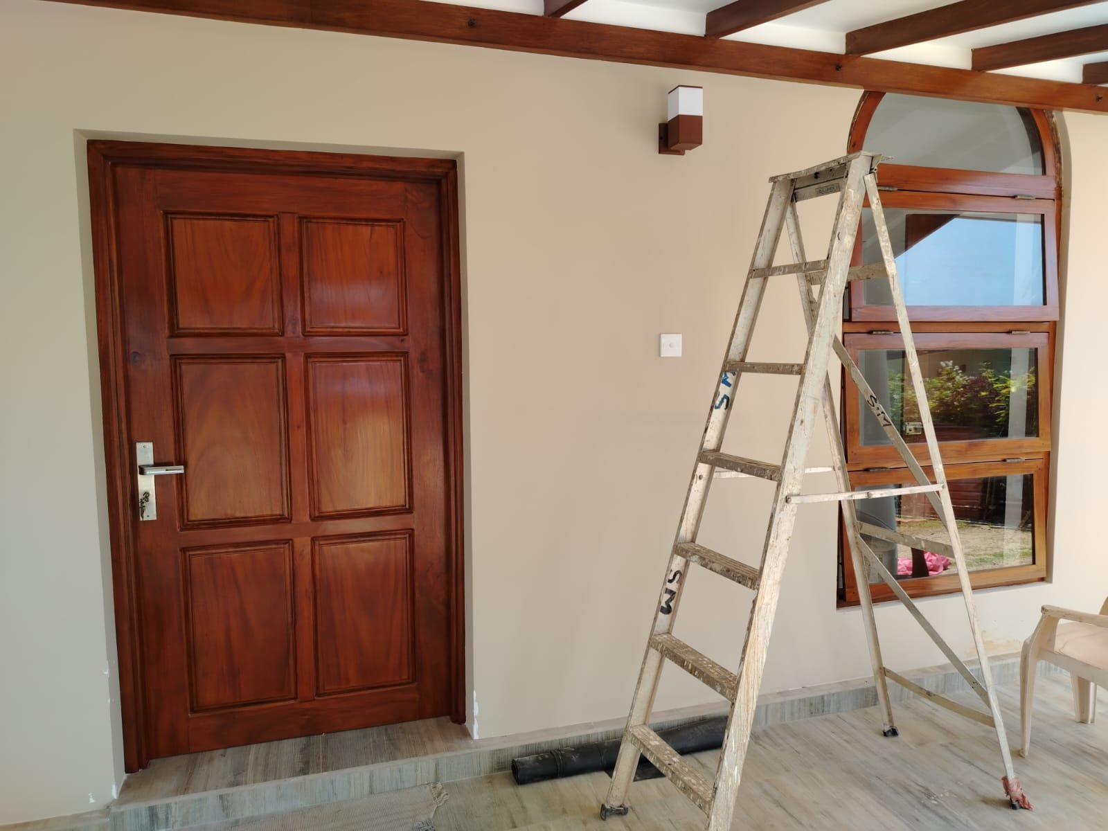 Other image 202601/water-based-wood-painting-contractors-colombo-wedabima-8c139cf4db.jpeg