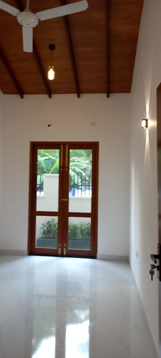 Other image 202603/timber-doors-and-windows-painting-colombo-wedabima-05f61274d8.jpeg