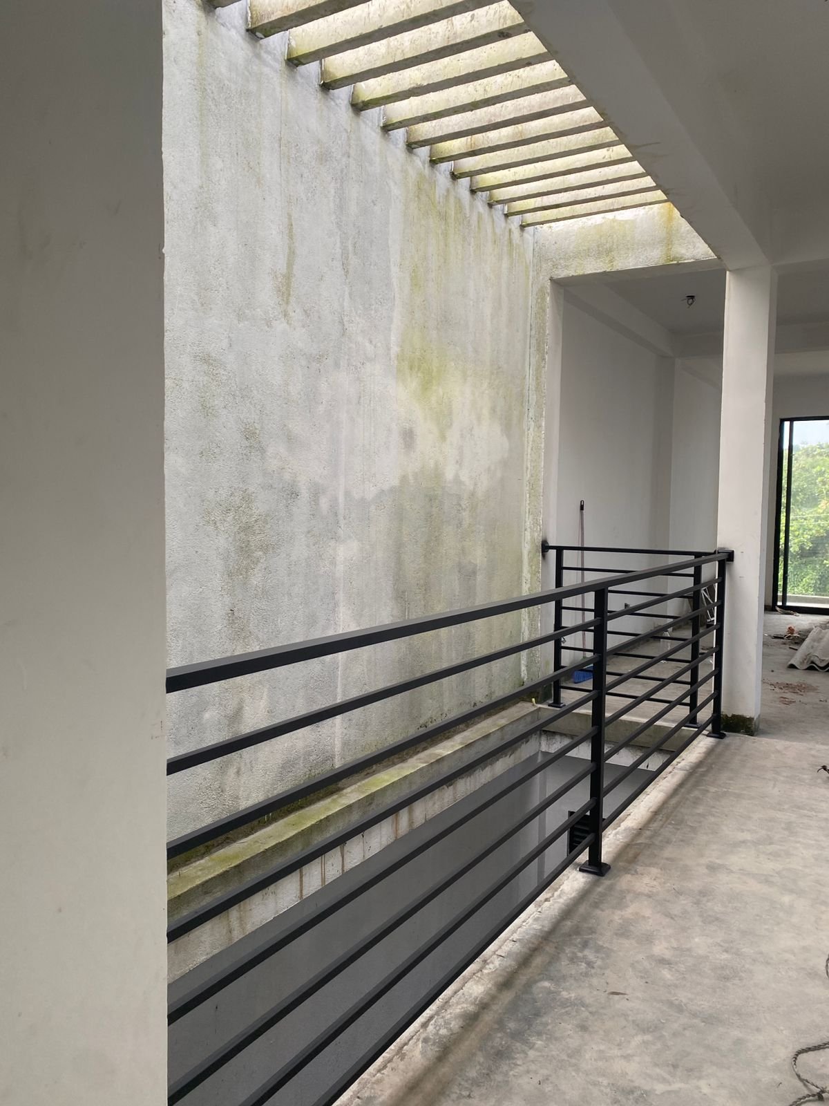 Other image 202608/balcony-railing-borelasgamuwa-sri-lanka-wedabima-42365c5d27.jpeg